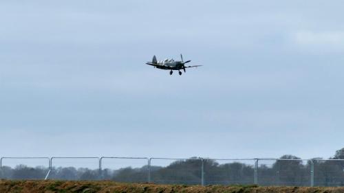 Approach to landing on runway 03 at Biggin Hill